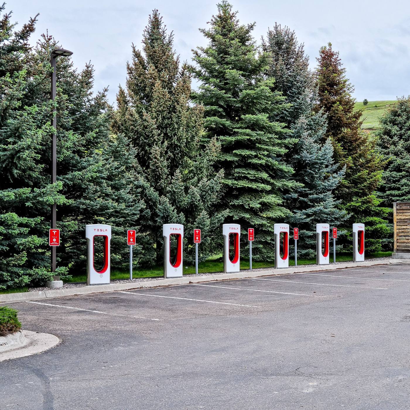 DC fast-charging hub